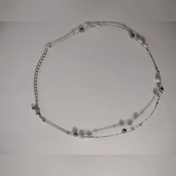 Avon 2001 Pearlesque cable necklace with 3 pr earrings. - Picture 4 of 5